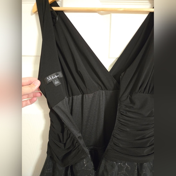 SL Fashions Black Fit And Flare Party Dress Size 8 - Picture 6 of 10